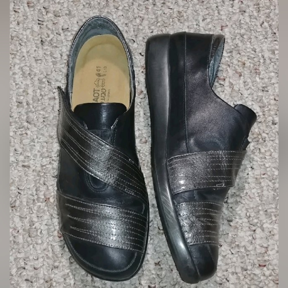 Naot black and grey loafers